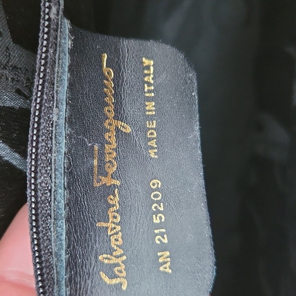 Salvatore Ferragamo Leather Handbag - Picture 9 of 10